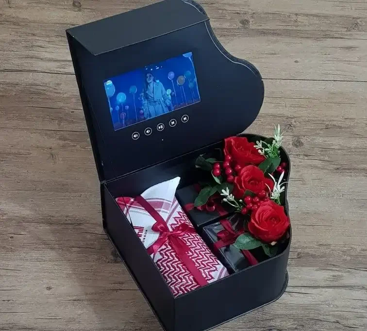 هدايا رجاليه ونسائيه تنسيق ساعه اشمغه نظاره عطر هدية الرياض